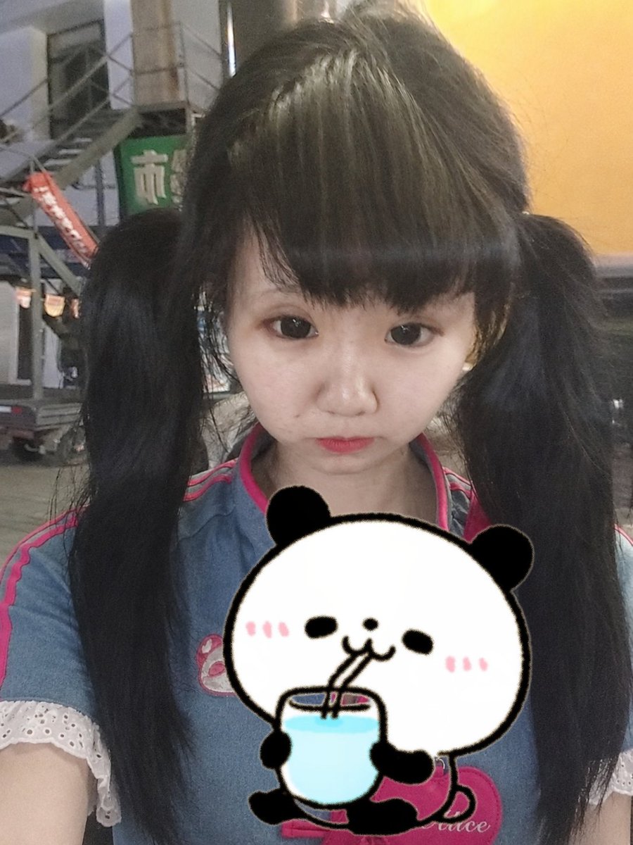 caimaoguoren's tweet photo. 幸福和你的脖子我都要紧紧握住 https://t.co/Qhs97icAqo