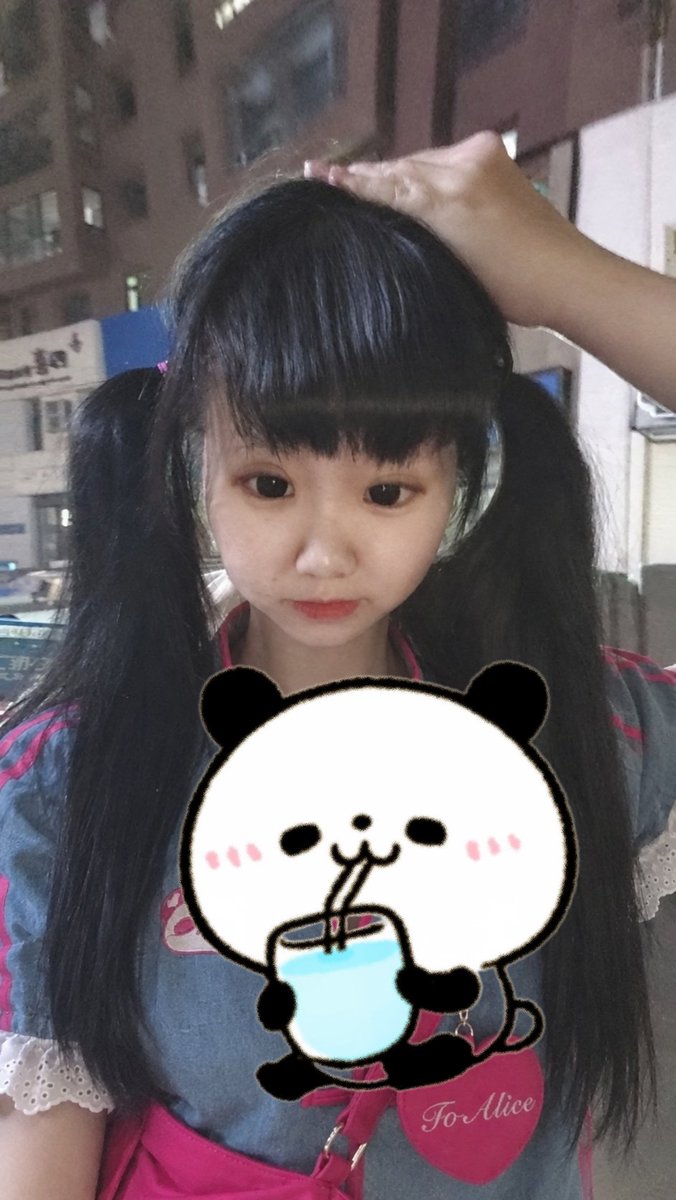 caimaoguoren's tweet photo. 幸福和你的脖子我都要紧紧握住 https://t.co/Qhs97icAqo