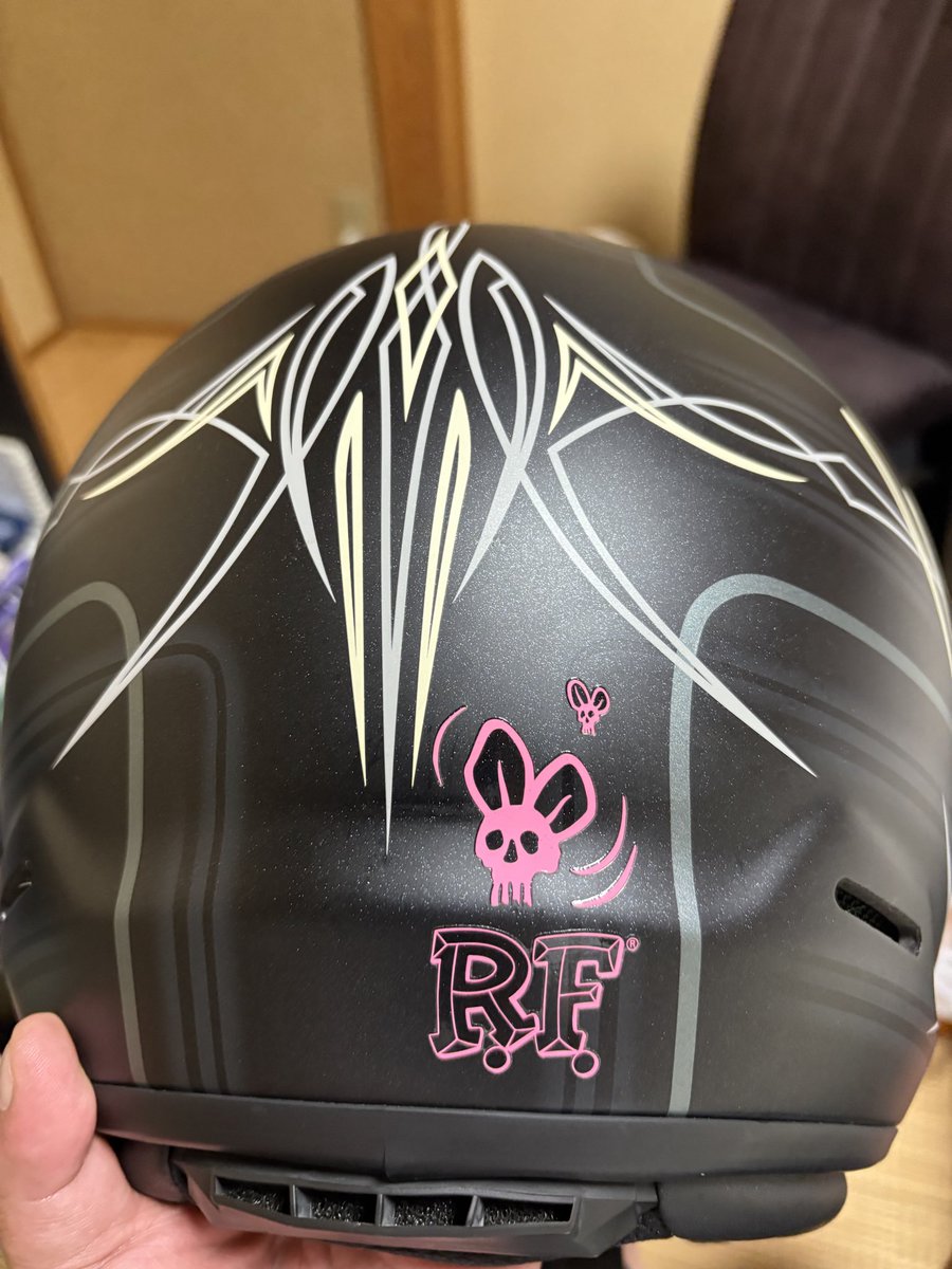 HEX99966's tweet photo. #アライのヘルメットかぶって奴集まれ https://t.co/Z7zhOq6xhC