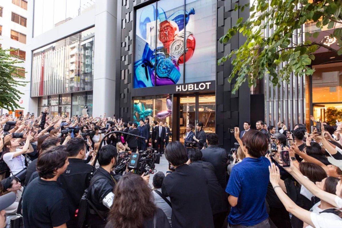 oshiraku's tweet photo. 📍推し楽 ニュース💌

BTS・ジョングク、スカイブルーの腕時計で「ウブロ銀座ブティック」を初訪問

詳細はこちら👉https://t.co/PhfpB6qgdt

#Hublot #JungKook https://t.co/mzWgVJtIel