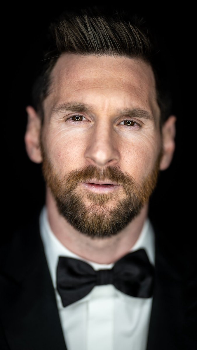LaureusSport's tweet photo. 𝗔𝘂𝗿𝗮 ✨

All eyes on two-time Laureus World Sportsman of the Year, Lionel Messi ahead of his final match for Argentina 🇦🇷 https://t.co/C5x7Pcysd3