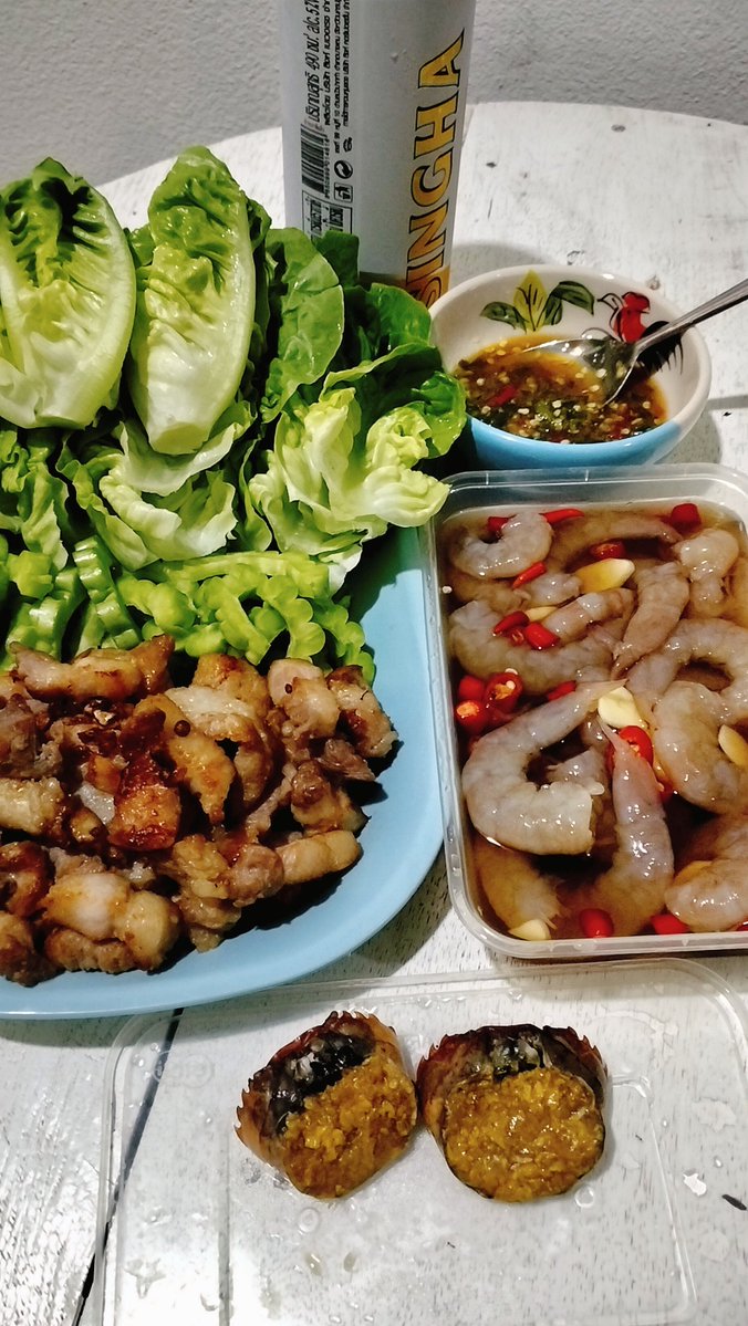 Pxnd605's tweet photo. แค่ใครสักคนที่มีพื้นที่ให้เราได้พูดได้คุยเรื่องไร้สาระ วันนี้ร้อน วันนี้หนาว ฝนตก รถติด กับข้าวร้านนี้ไม่อร่อย ยุงกัด มดขึ้นบ้าน ฯลฯ หัวเราะกันกับเรื่องง่ายๆ มันก็พอ #เชียงราย #กินข้าวกัน #ป้าปอนด์เข้าครัว #หิวเบียร์ https://t.co/lCxviJVkYR