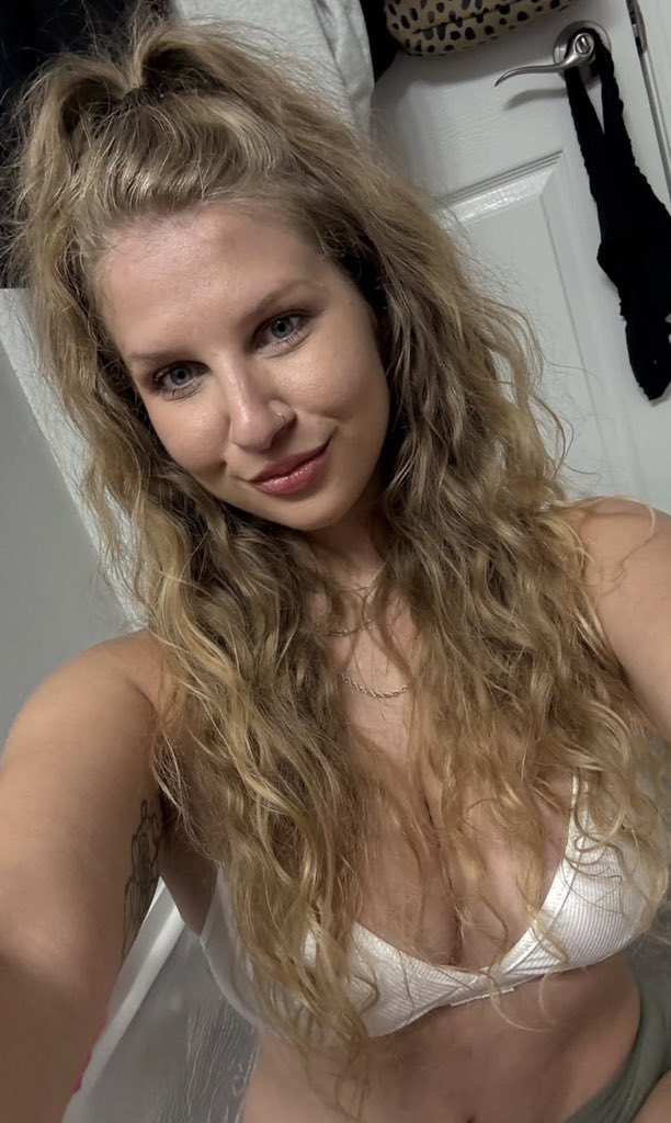 Pretty3366's tweet photo. I like to be classified as free use 😏

Where would you use me around the house if you had the chance ?🤔 https://t.co/xQTzAhZ3C9