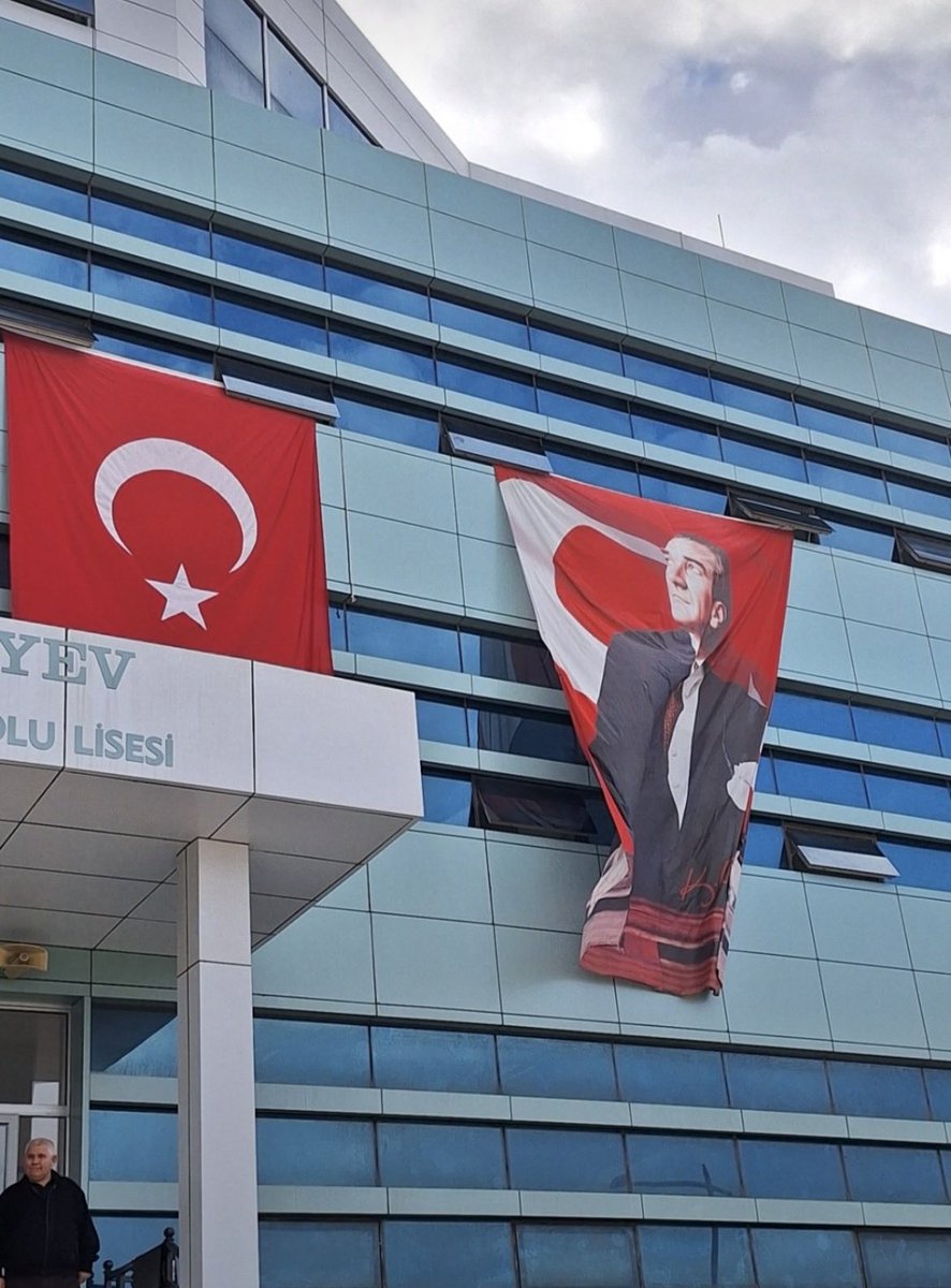 avivajew's tweet photo. Azerbaycan’ın daha Atatürkçü olması islamcıları kudurtan sebeplerden biri olabilir https://t.co/7BKZTXRtTs