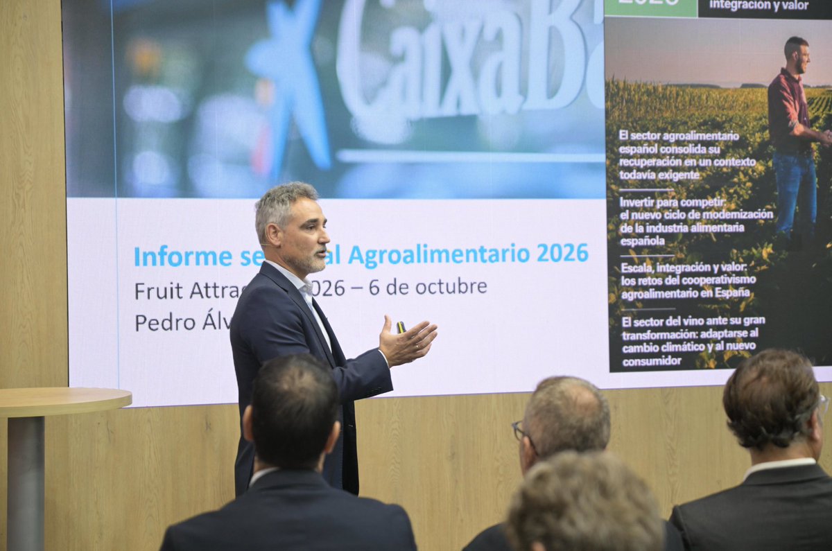 AgroBank_CABK's tweet photo. En @FruitAttraction, Pedro Álvarez, economista de @CABK_Research, presenta el nuevo Informe Sectorial Agroalimentario, que analiza las perspectivas del sector, la inversión, el cooperativismo y la transformación del sector vitivinícola.

Todos los detalles https://t.co/N3VHJQ8WEt https://t.co/2cyLN7h367