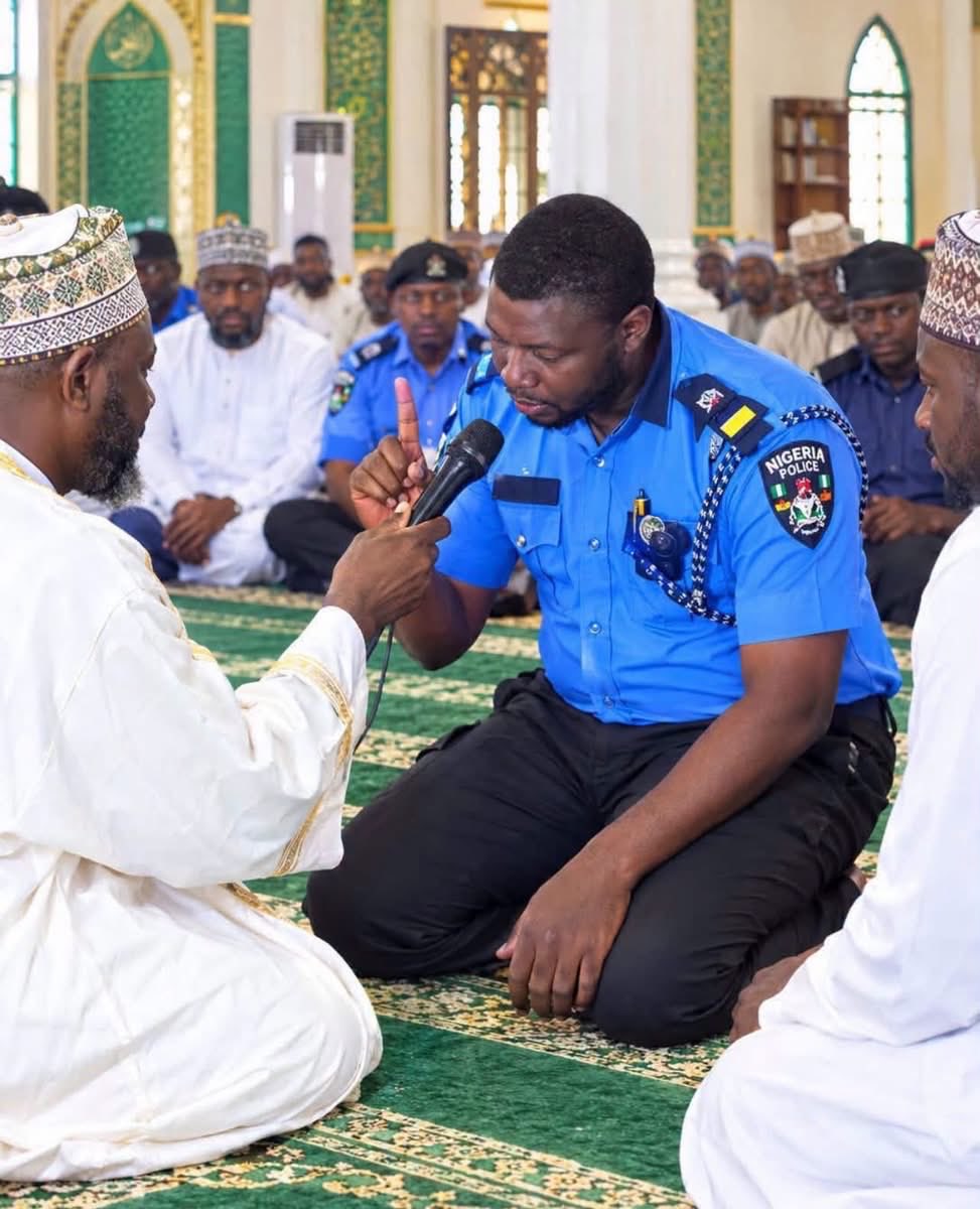 Miss_Halimatu's tweet photo. 🇳🇬🕌 BREAKING NEWS: Senior Police Officer Embraces Islam in Abuja

Abuja, Nigeria — Alhamdulillah! ☪️

A senior police officer in Abuja has reportedly left Christianity and embraced Islam, taking his Shahadah at the Annex Mosque in Abuja.

According to reports, the officer publicly declared the testimony of faith and entered the Muslim community, an occasion described as a joyful moment for those present.

Muslims welcomed the news with happiness and gratitude, viewing his guidance to Islam as a blessing from Allah. 🤲

May Allah strengthen his faith, keep him firm upon Islam, increase him in knowledge and righteousness, and make this new journey a source of goodness and blessings in his life. Ameen. 🤲☪️

Allahu Akbar!