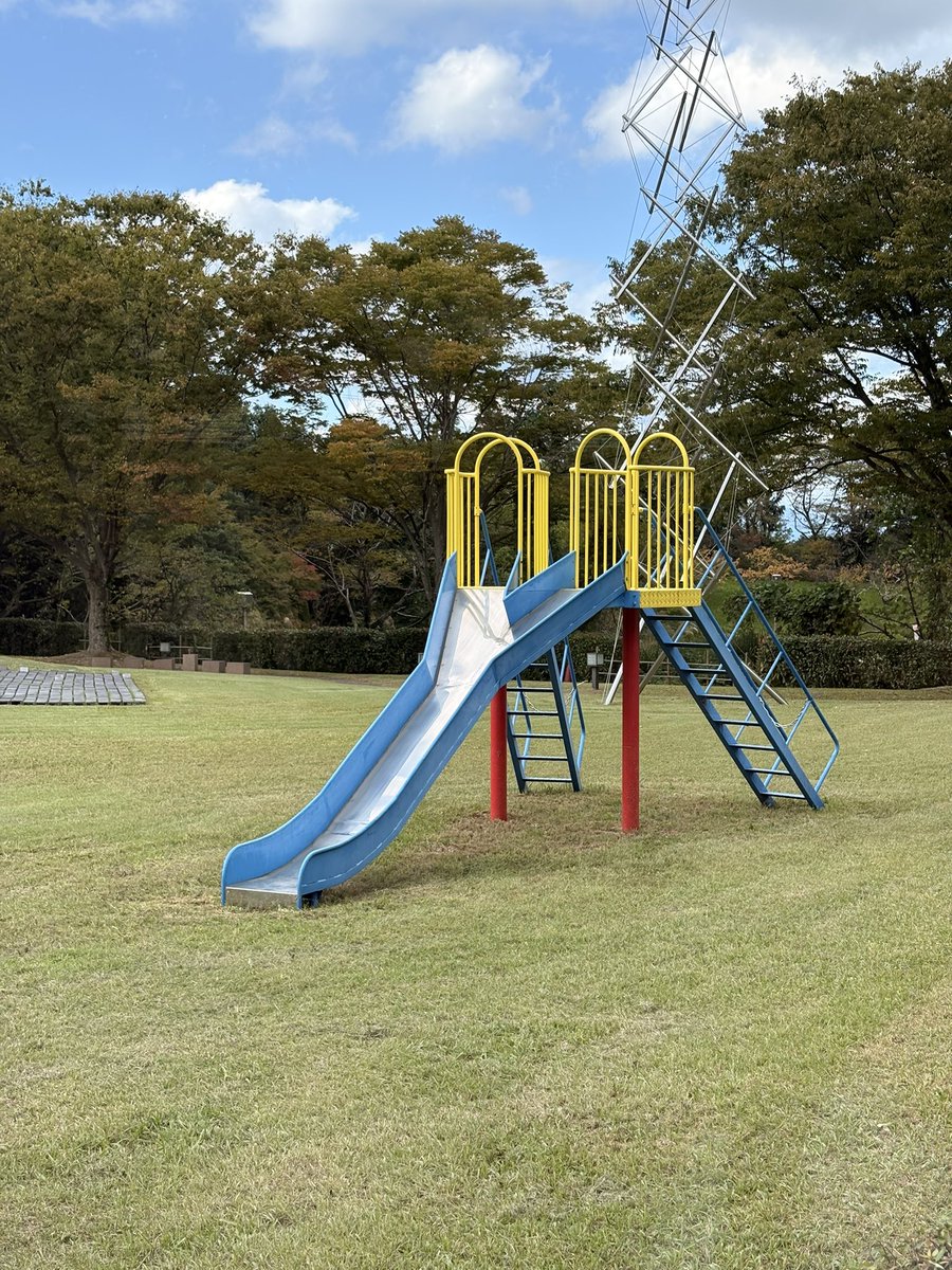 z_inch's tweet photo. 危ない遊具に遭遇 https://t.co/EMzBPO1q6O