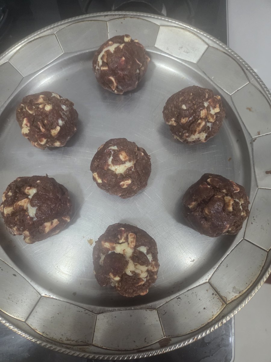ninicolleS2's tweet photo. Cookies feitos com minha bb💕💕💕
Ficou feio?muito
Ficou gostoso?muito também!!! https://t.co/TwE9WagMJs