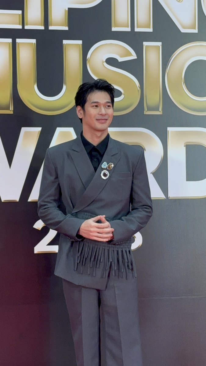 MSLifeAndShow's tweet photo. #MSShowbiz | “Golden Scenery of Tomorrow” star Wilbert Ross looks dapper at the red carpet of Filipino Music Awards 2026. https://t.co/KZWRygJr9W