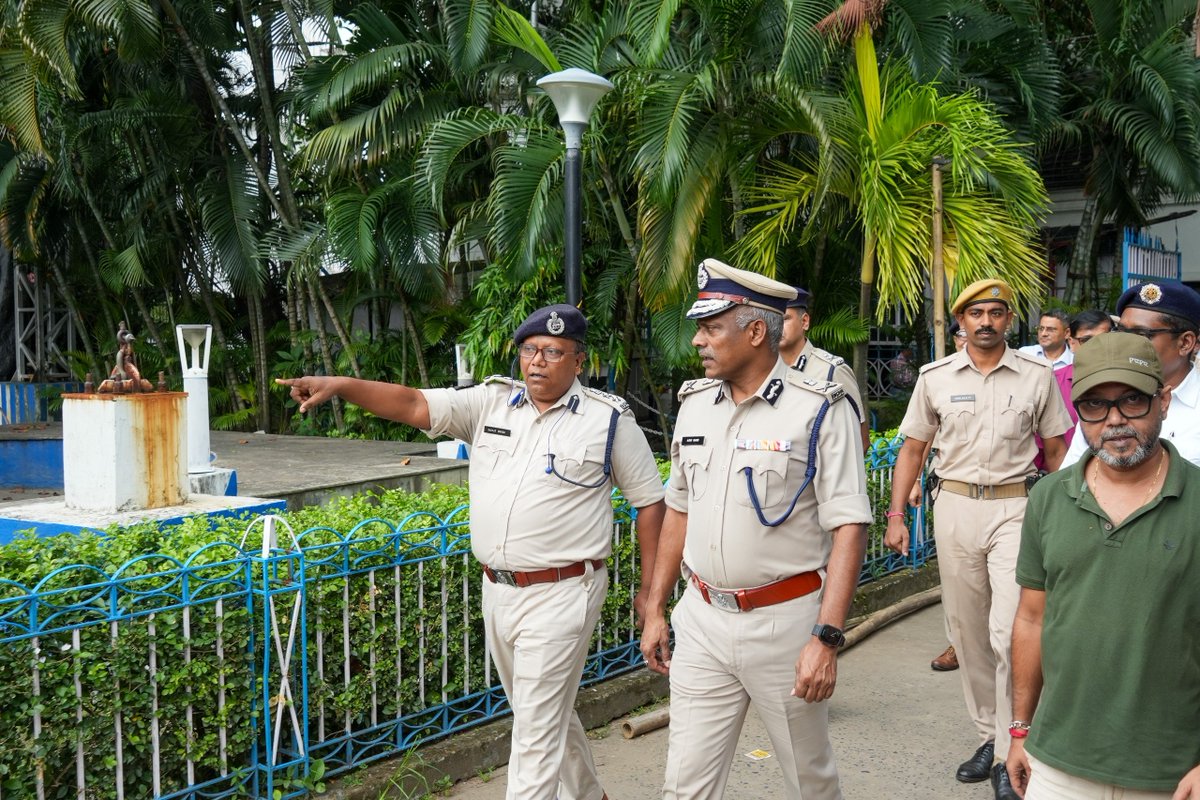 KolkataPolice's tweet photo. Today, the Commissioner of Police, Kolkata, Shri Ajay Nand, IPS, inspected several prominent Puja pandals across the city to review crowd management, fire safety, emergency preparedness, and overall security arrangements.

From the first visitor to the last, Kolkata Police remains committed to protecting the spirit of Puja with care, preparedness, and vigilance. Sharing a few glimpses. 

Celebrate freely. Stay alert. Stay safe.