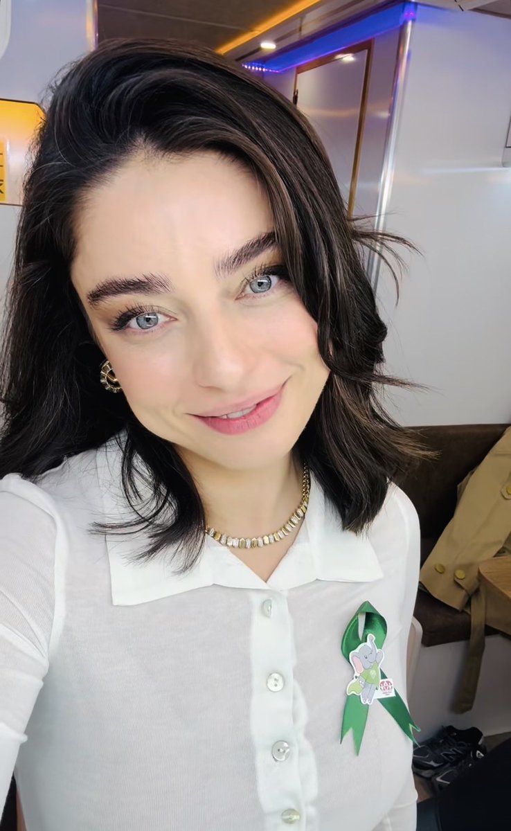 MiriiC24's tweet photo. Günaydın Aşkım 😍💚

#AyçaAyşinTuran
#MuhtemelAşk https://t.co/GDF3EvPLZG
