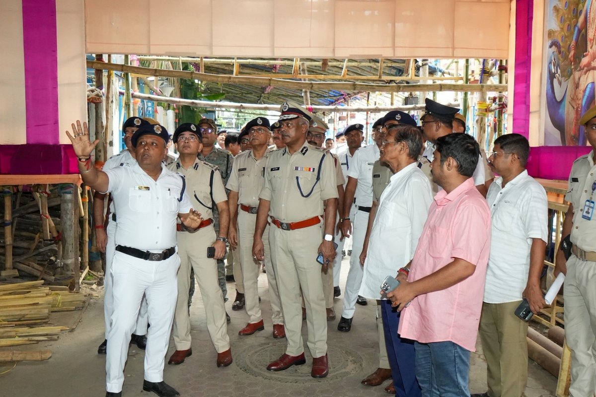 KolkataPolice's tweet photo. Today, the Commissioner of Police, Kolkata, Shri Ajay Nand, IPS, inspected several prominent Puja pandals across the city to review crowd management, fire safety, emergency preparedness, and overall security arrangements.

From the first visitor to the last, Kolkata Police remains committed to protecting the spirit of Puja with care, preparedness, and vigilance. Sharing a few glimpses. 

Celebrate freely. Stay alert. Stay safe.