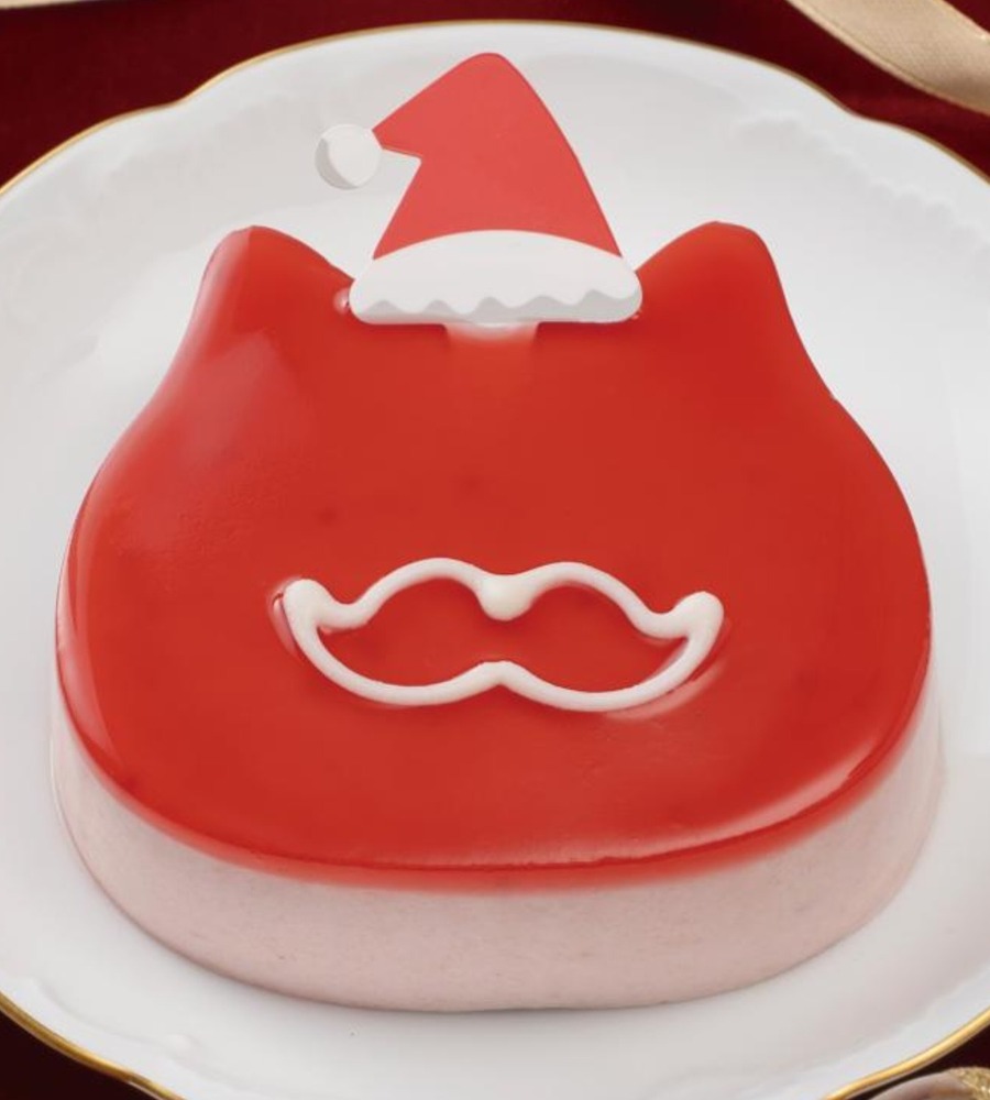 fashionpressnet's tweet photo. ねこねこ26年クリスマスケーキ、“黒猫＆白猫”のチョコムースや1人用「こねこサンタケーキ」など - https://t.co/dxTgQ4ezJy https://t.co/aKidaup0MJ