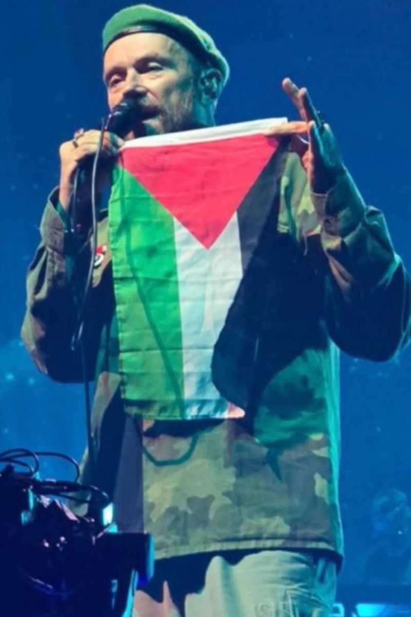 _hathor11's tweet photo. @gorillaz_br @LulaOficial Daqui a pouco aparece uns fã de direita pra reclamar https://t.co/m1RMsU8LTx