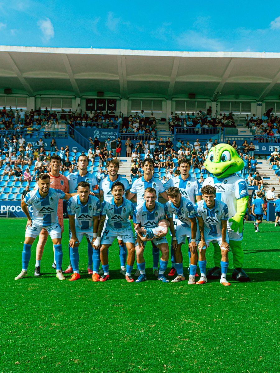 nofre_7's tweet photo. Gracis BALEÁRICOS 💙🤍! Vos esperam diumenge! 🍍🙏🏼 @atleticbalears https://t.co/6arSEM4Pxe