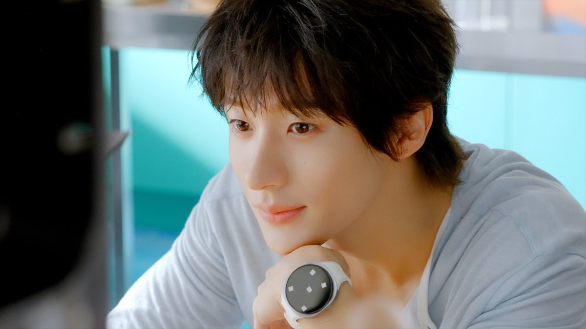 RIIZE_official's tweet photo. RIIZE 라이즈 Samsung Galaxy Watch9 &amp; Galaxy Z Fold8 Ad Behind

https://t.co/kJCnzTbb4v

#RIIZE #라이즈
#RISEandREALIZE 
#Behind https://t.co/24hVD3XeEW