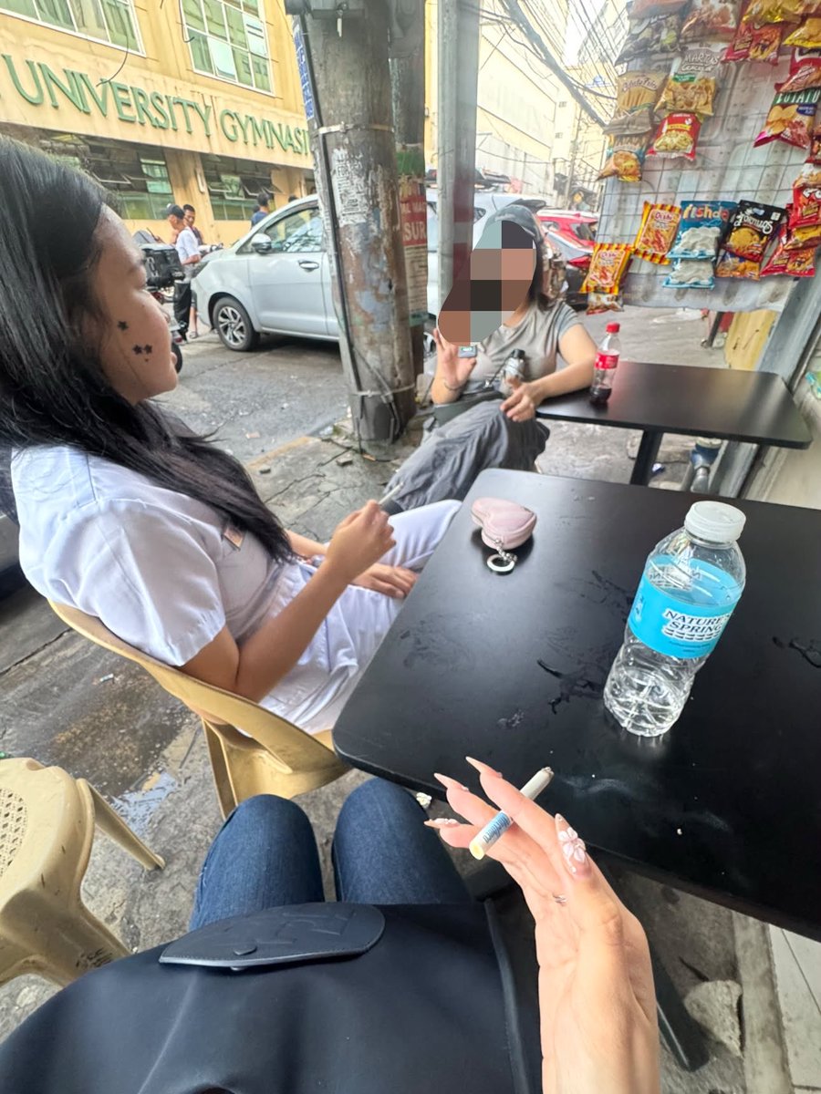 ryulvoid's tweet photo. meet up with @cinnamoyul &amp; nin 😛 yosi at kape lang divinechhhh https://t.co/bUOS4igGkl