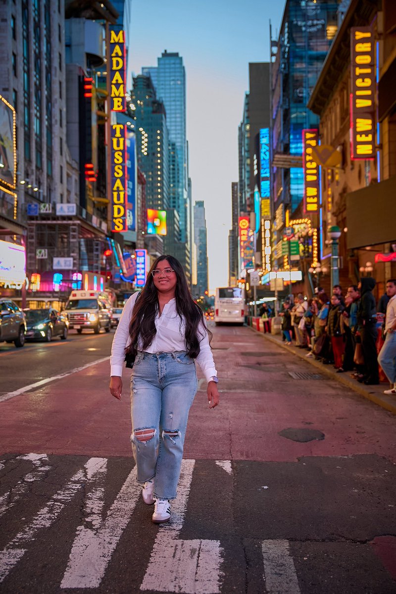 lipameme's tweet photo. Una vueltica por Time square #newyork #amorpropio https://t.co/xwEYUtNUYq
