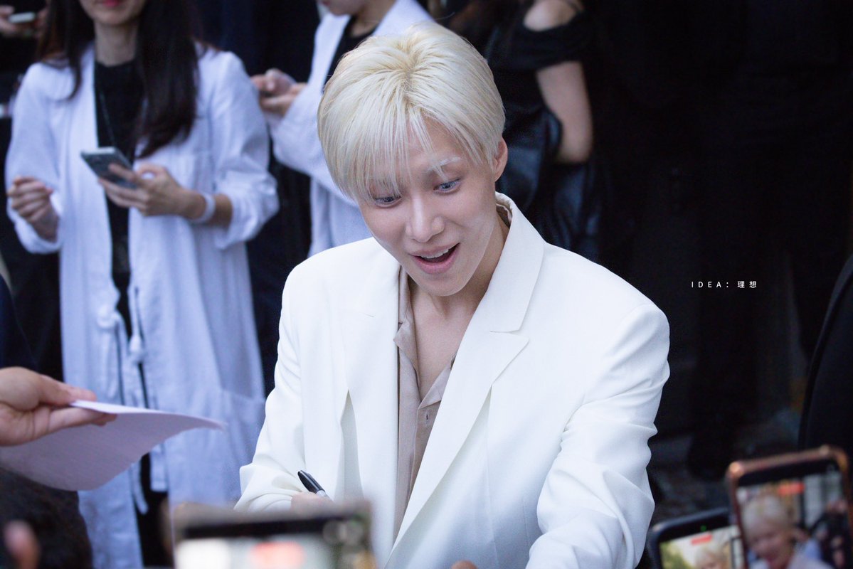 IDEAetTAEMIN's tweet photo. 260929 MaisonMargiela

Paris

3P

#TAEMIN #태민 #テミン 
#TAEMINxMaisonMargiela
#TAEMIN #MaisonMargiela
#TAEMINxMaisonMargielaSS27 https://t.co/Xl2cEFCGRC