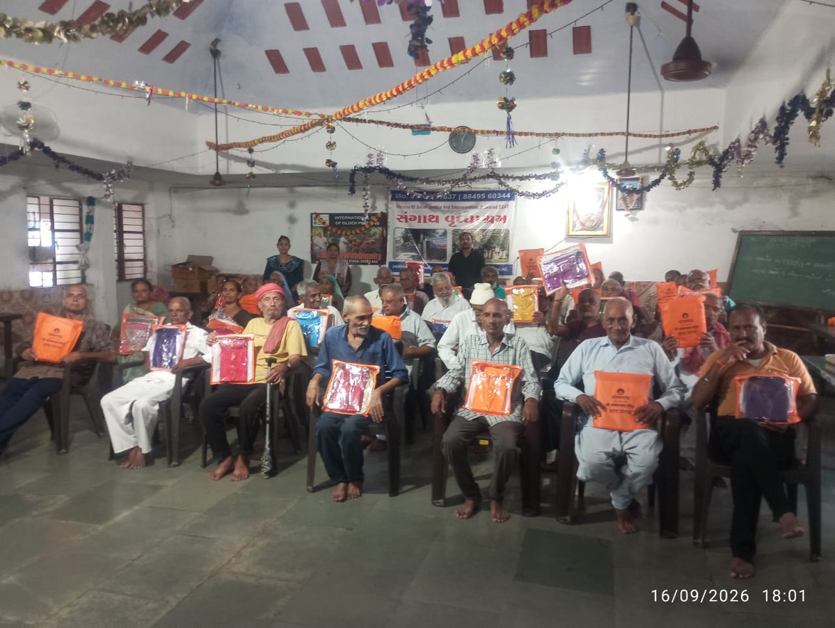SdoMorbi's tweet photo. તા. ૧૭/૦૯/૨૦૨૬ ના રોજ સેવા મેરા યોગદાન અંતર્ગત મોરબી જિલ્લા ના તમામ વૃદ્ધાશ્રમો ખાતે શ્રી સોમનાથ મંદિરમાં ભગવાન તથા માતાજીને ધરવામાં આવેલ વસ્ત્રપ્રસાદી તેમજ મગસ પ્રસાદી રૂપે વિતરણ કરવામાં આવેલ. https://t.co/Bw77XnZn3s