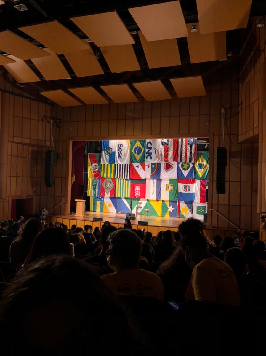 hojeeumorri's tweet photo. tive o privilégio de estudar o meu ensino médio em um internato, a escola sesc de ensino médio, que teve o projeto afundado durante o governo bolsonaro. aqui, morei de graça, comia 5 refeições por dia, viajei e evolui como pessoa graças aos melhores professores (+) https://t.co/HwfLPm6tYv