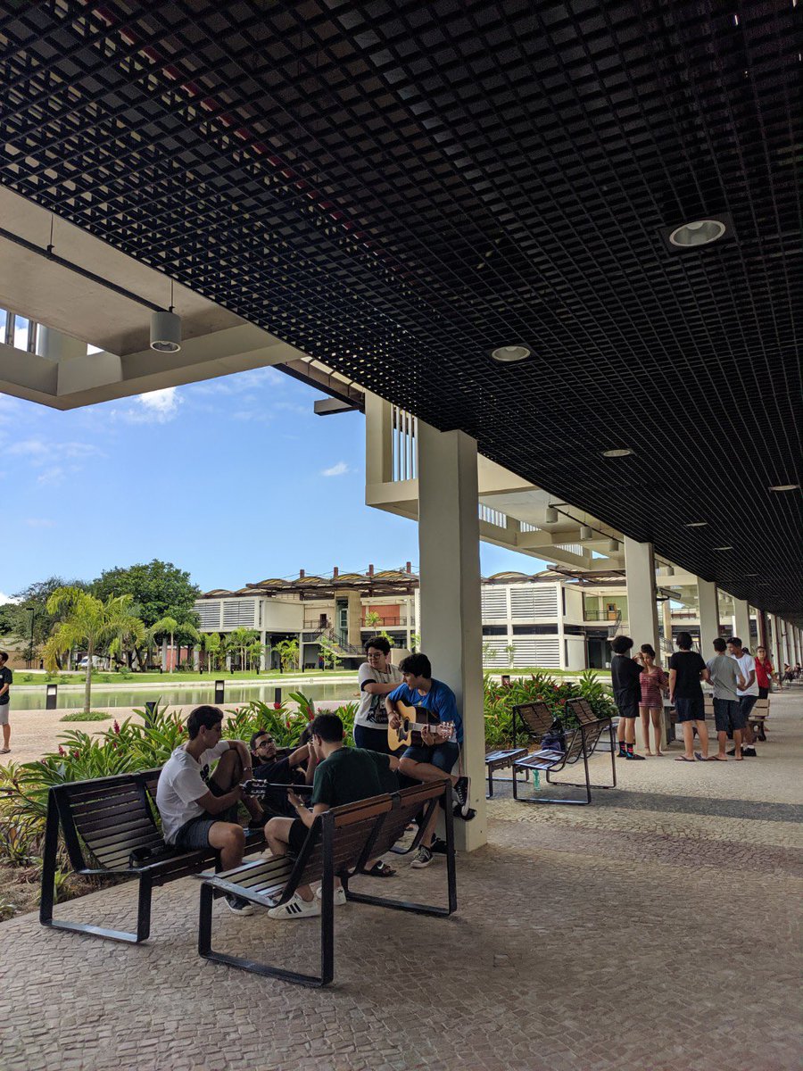 hojeeumorri's tweet photo. tive o privilégio de estudar o meu ensino médio em um internato, a escola sesc de ensino médio, que teve o projeto afundado durante o governo bolsonaro. aqui, morei de graça, comia 5 refeições por dia, viajei e evolui como pessoa graças aos melhores professores (+) https://t.co/HwfLPm6tYv