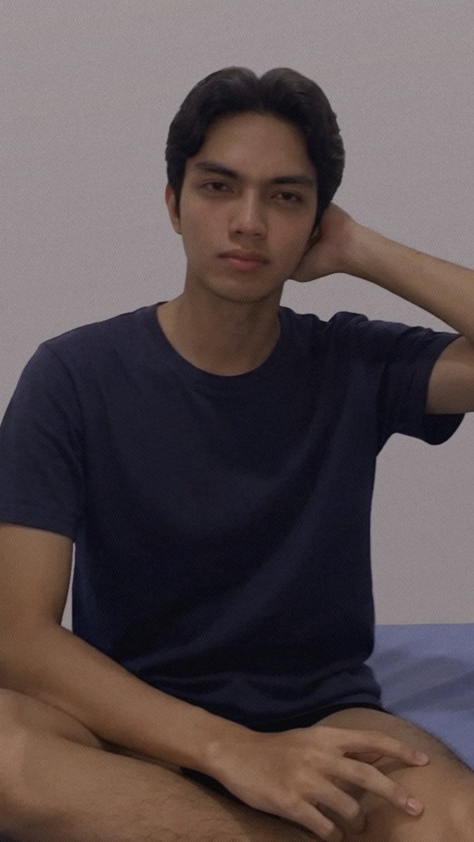 henryogurt's tweet photo. obsessed with this pose https://t.co/iiaKnsoRq3