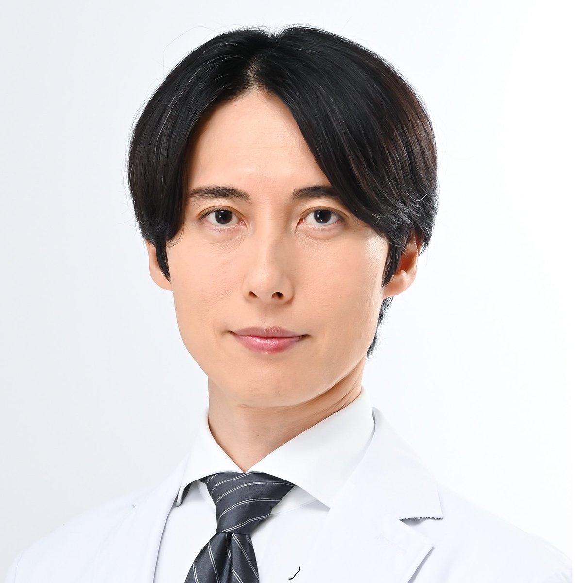 JSNP_official's tweet photo. 🌏2026 台湾 MBI シンポジウム🌏
（食と心）日本栄養精神医学会も台湾MBIでセッションを組みます。
本学会からは、奥平智之先生、喜多洋平先生、今野裕之先生が発表致します。

腸脳相関、微量栄養素から生活習慣への介入まで。
脳と免疫は、もはや別々の領域ではありません。

台湾栄養精神医学会が共催する「2026 MBI × PNIRS 秋季学術シンポジウム」が、10月17日に国立台湾大学医学部で開催されます。

創設理事長である蘇冠賓教授が、国際的に著名な研究者 William A. Banks 教授、Keith Kelley 教授ら国際学術誌の編集者・研究者とともに、栄養精神医学と神経免疫学の最前線の研究成果について講演します。

■ 日時
2026年10月17日（土）
9:00～16:30

■ 会場
国立台湾大学医学部 103講堂

■ 申込締切
2026年10月10日

■ 主なテーマ
・腸脳相関
・微量栄養素
・栄養精神医学
・神経免疫
・心理神経免疫学（PNI）
・慢性ストレスと免疫
・腸内細菌叢と炎症
・脳機能と免疫系の相互作用

#台湾　#台湾栄養精神医学会　#TSNPR  #日本栄養精神医学会　#JSNP