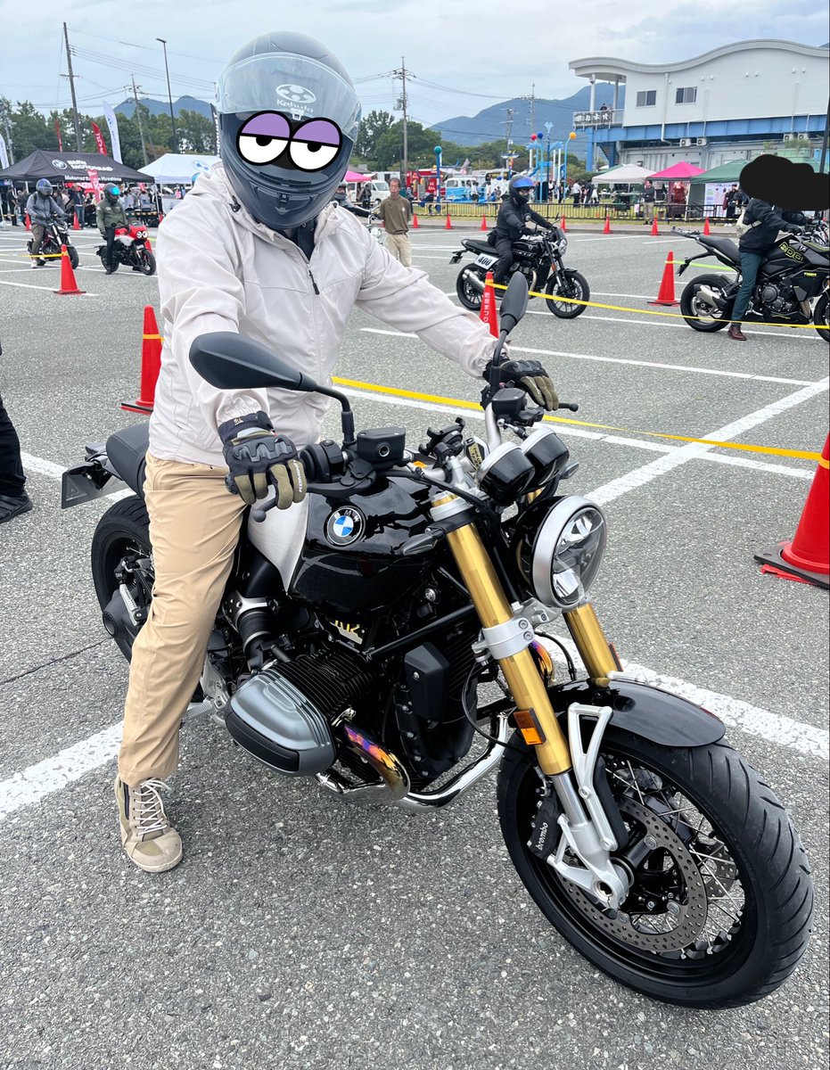 Ra_men_uchicchi's tweet photo. 試乗は昨年乗れなかったBMWのR12nineT、ドゥカティのスクランブラー800、
そしてトライアンフのスピードツイン1200。
どれも楽しすぎてあっという間に時間が過ぎてしまいました👍 https://t.co/FwMnS64LtT
