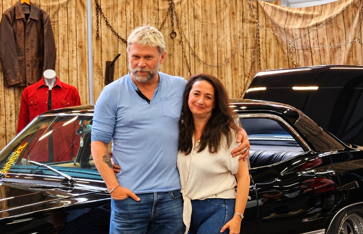 Tuli_LUX's tweet photo. @PlnetPellegrino @MarkRPellegrino Met Mark at Austria Comic Con this year. ❤️ My first thought looking up at him was “Damn, you're tall!” 😂 He’s kind, funny, warm-hearted and a true gentleman 🥰 We’ve stayed in touch occasionally and he’s always treated me with nothing but kindness and respect. ❤️ Hugs 🫂💕 https://t.co/P6YtaoRp2w
