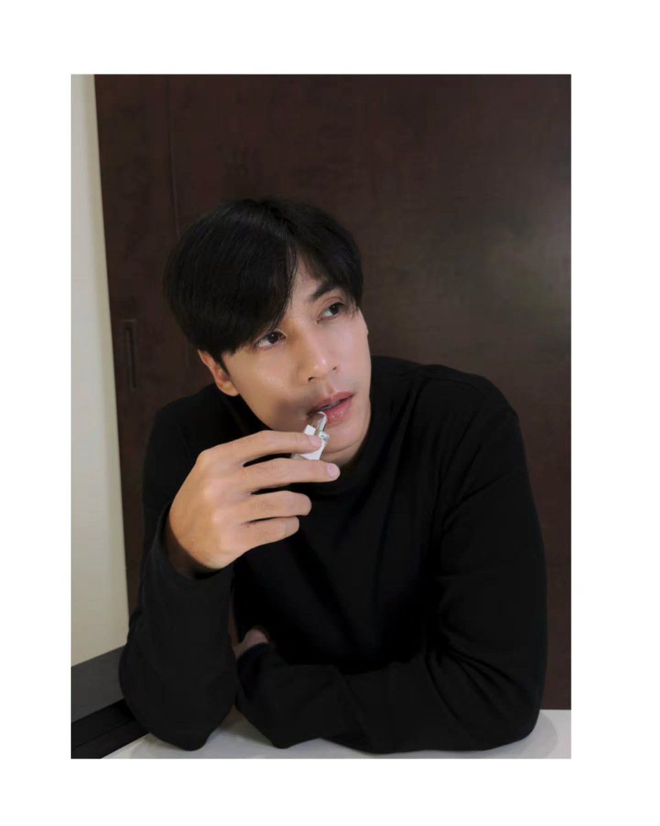 kucing_ucu's tweet photo. A gorgeous and charismatic man. Such a perfect face for Givenchy Beauty! 😊🖤✨
#jesjpp #LeRouge
#GivenchyBeauty
#GivenchyBeautyTH
#GivenchyBeautyxJes https://t.co/v4BkL8ASih