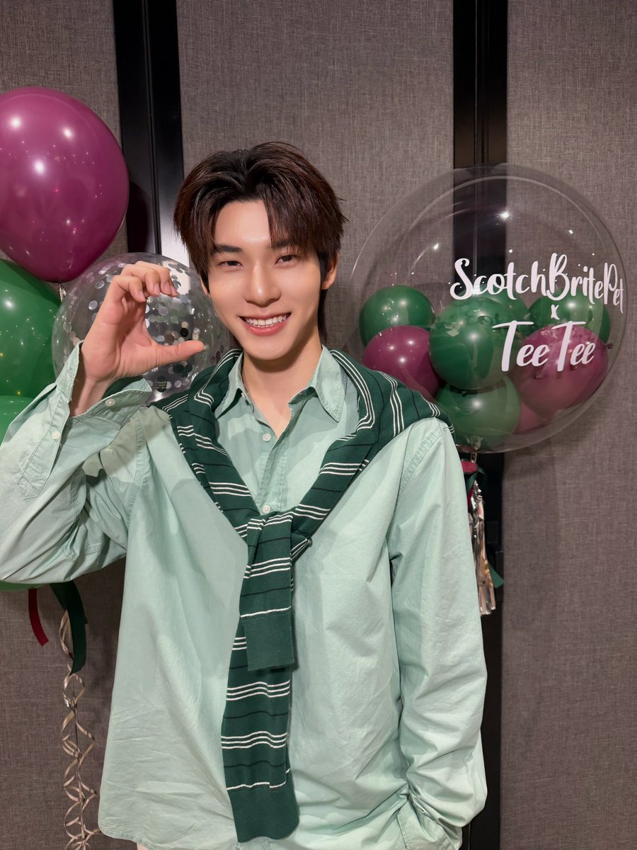 DomundiTV's tweet photo. พบกับ “ตี๋ตี๋” @twnpich ได้ใน Scotch-Brite Pet x TeeTee  ✨

รับชม Live ได้ทาง
🔗 : https://t.co/ETm6CCl7pe

SCOTCH-BRITE PET COLLECTION
#ScotchBritePetxTeeTee https://t.co/21fIb2nGSN