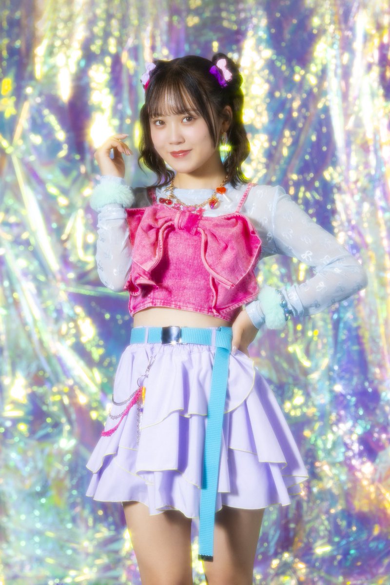 Rosy_Chronicle's tweet photo. •.・。.・゜✭・.・✫・゜・。

だって大凶じゃん☆ 𝑨𝒓𝒕𝒊𝒔𝒕 𝑷𝒉𝒐𝒕𝒐 公開！

🌹MUSIC VIDEO公開中🌹
https://t.co/8xzKxRQx4p

•.・。.・゜✭・.・✫・゜・。

#ロージークロニクル #ハロプロ
#だって大凶じゃん
#橋田歩果 https://t.co/AYqLOdrNRV