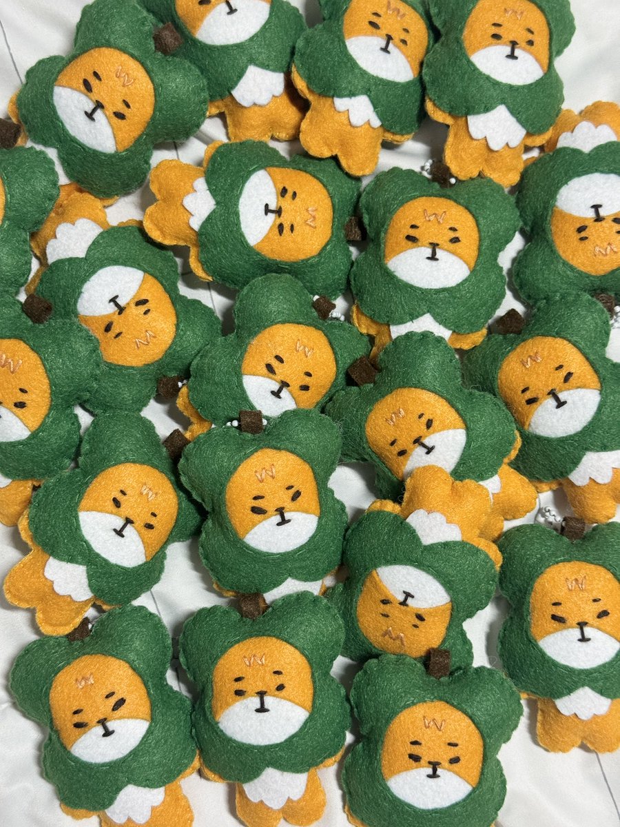 namtannamm's tweet photo. 🦊 giveaway 🦊

กองทัพน้องเคบุกกก
🍀 เคหัวโคลเวอร์ 20 ชิ้น
🤏🏻โคลเวอร์จิ๋ว 10 ชิ้น

🗓️ 10 october 2026
📍 samyan mitrtown hall

#YOUNGESTinBKK
#YoungK_Solo_Tour_YOUNGEST https://t.co/A4hS4N2iaQ