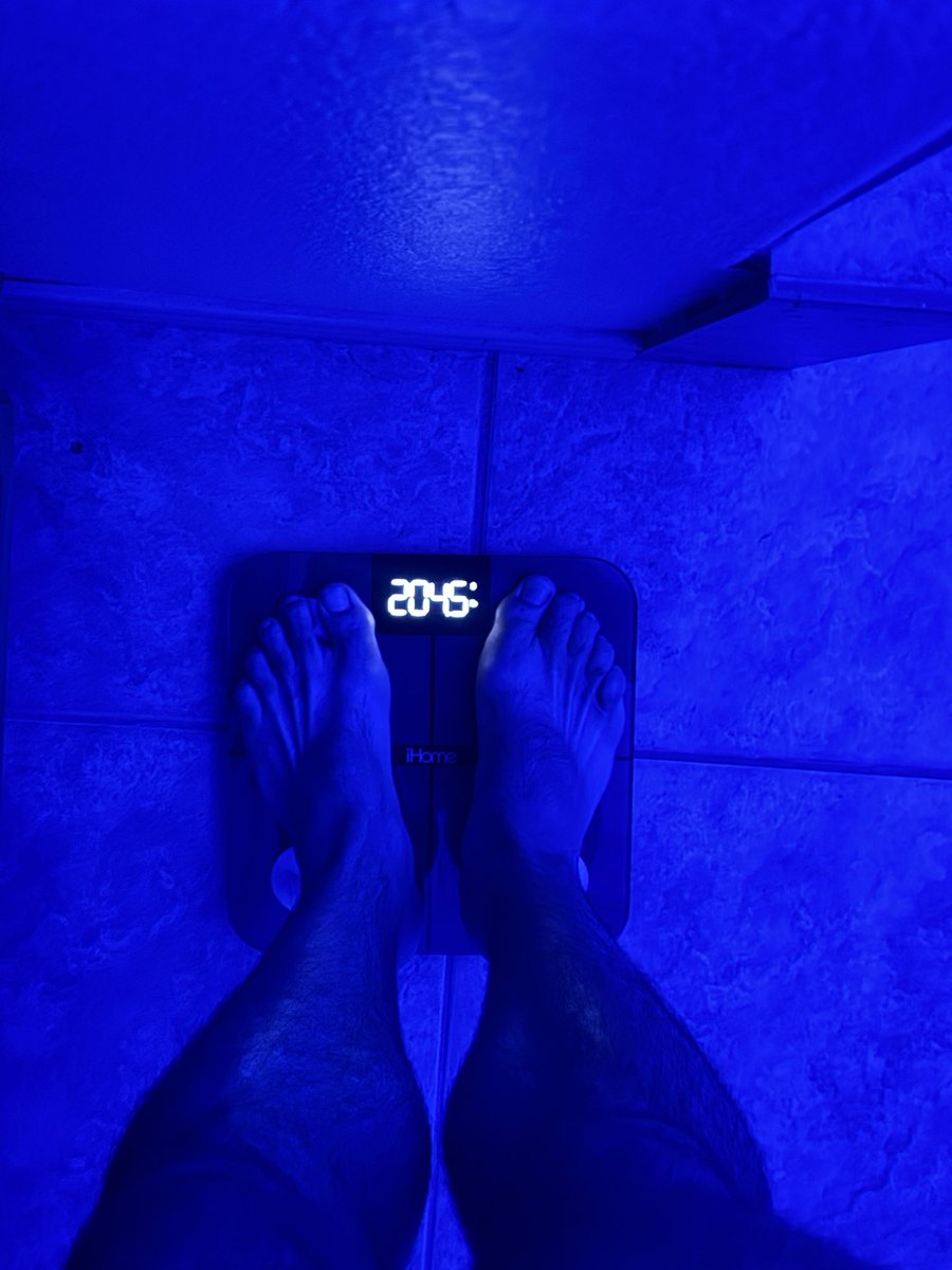 mrpfeet's tweet photo. 10/6 weigh in
204.5lbs https://t.co/8Qe8laD92x