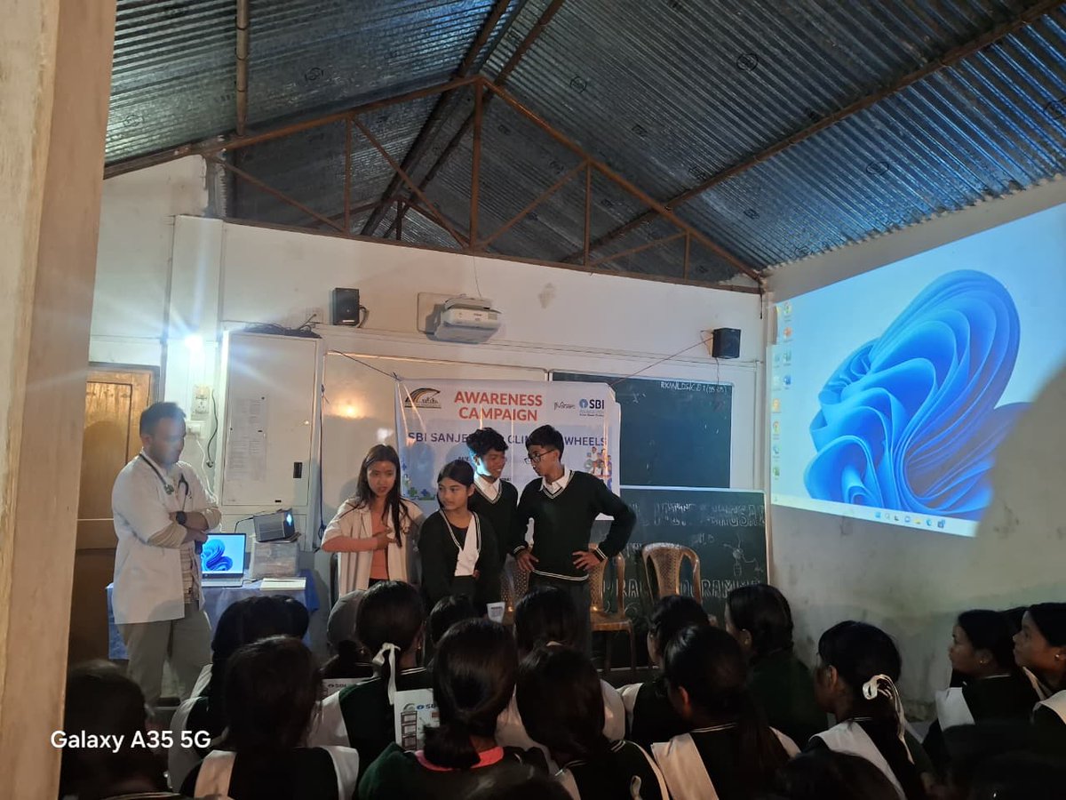 citizens_cf's tweet photo. 🩺 Building confidence to respond when every second matters!
The @SBI_FOUNDATION Sanjeevani - Clinic on Wheels team, East Khasi Hills, conducted a Basic First Aid Awareness Session at Ramakrishna Mission School, Laitdiengsai Village, reaching 112 students and teachers.👩‍🏫👨‍🎓

From managing cuts, wounds, bleeding, burns, bruises, sprains and fractures to hands-on demonstrations of choking first aid, nosebleed control and CPR, the session turned essential knowledge into practical life-saving skills.🚑❤️ Through such initiatives, @citizens_cf continues to take preventive healthcare and health awareness closer to communities empowering young people with the knowledge and confidence to respond effectively in emergencies.

📚 Educational videos and pamphlets further reinforced the key messages, making first aid learning simple, practical and accessible.

@GaneshReddys7 @meghalayahealth @MeghalayaGov 
#SBISanjeevani #ClinicOnWheels #CFat29 #BasicFirstAid #FirstAidAwareness #HealthAwareness #CommunityHealthcare #HealthForAll #EmpoweringCommunities #EastKhasiHills #Meghalaya #PreventiveHealthcare #CommunityImpact