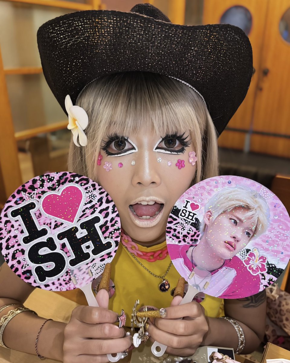 bedazzlingS0H3E's tweet photo. ⁎✩𝑩𝒆𝒅𝒂𝒛𝒛𝒍𝒊𝒏𝒈 𝑨𝒏𝒈𝒆𝒍 𝑺𝒐𝒉𝒆𝒆✩⁎

🌺 gyaru day out 🌺
☆*:.｡. o(≧▽≦)o .｡.:*☆

#xXBedazzlingXxS0H3E
#SOHEE #소희 #ソヒ #RIIZE https://t.co/JvduaNfUYu