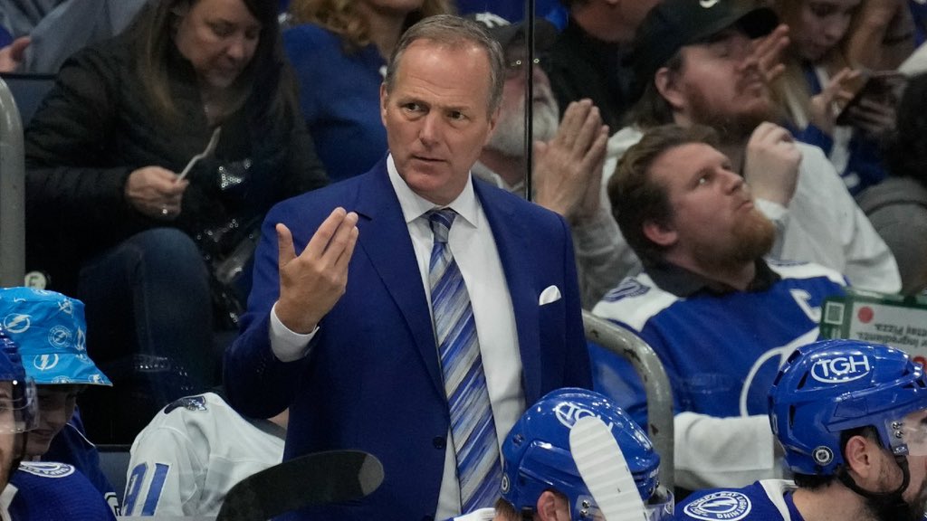 HighSlotHQ's tweet photo. Top 5 longest tenured coaches in the NHL:

1.  Jon Cooper – Lightning (Mar 2013)
2.  Jared Bednar – Avalanche (Aug 2016)
3.  Rod Brind’Amour – Hurricanes (May 2018)
4.  Martin St. Louis –Canadiens (Feb 2022)
5.  Paul Maurice – Panthers (Jun 2022) https://t.co/J6AX91hJX4