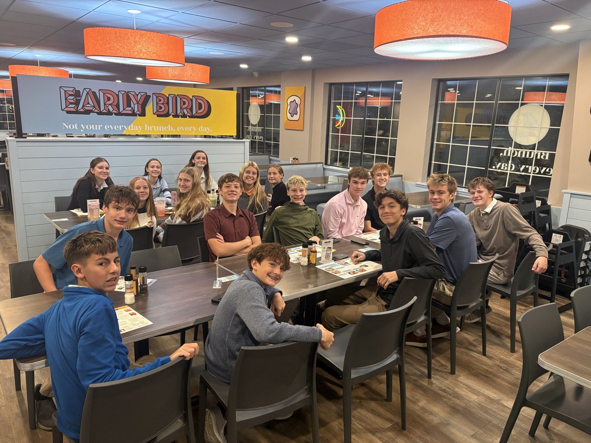 OGTrack's tweet photo. Last Morning Run of the Season!  Breakfast after! Fun to see the hard-work paying off! Three weeks to state! @OGHSKnights https://t.co/1UCAALKjWy