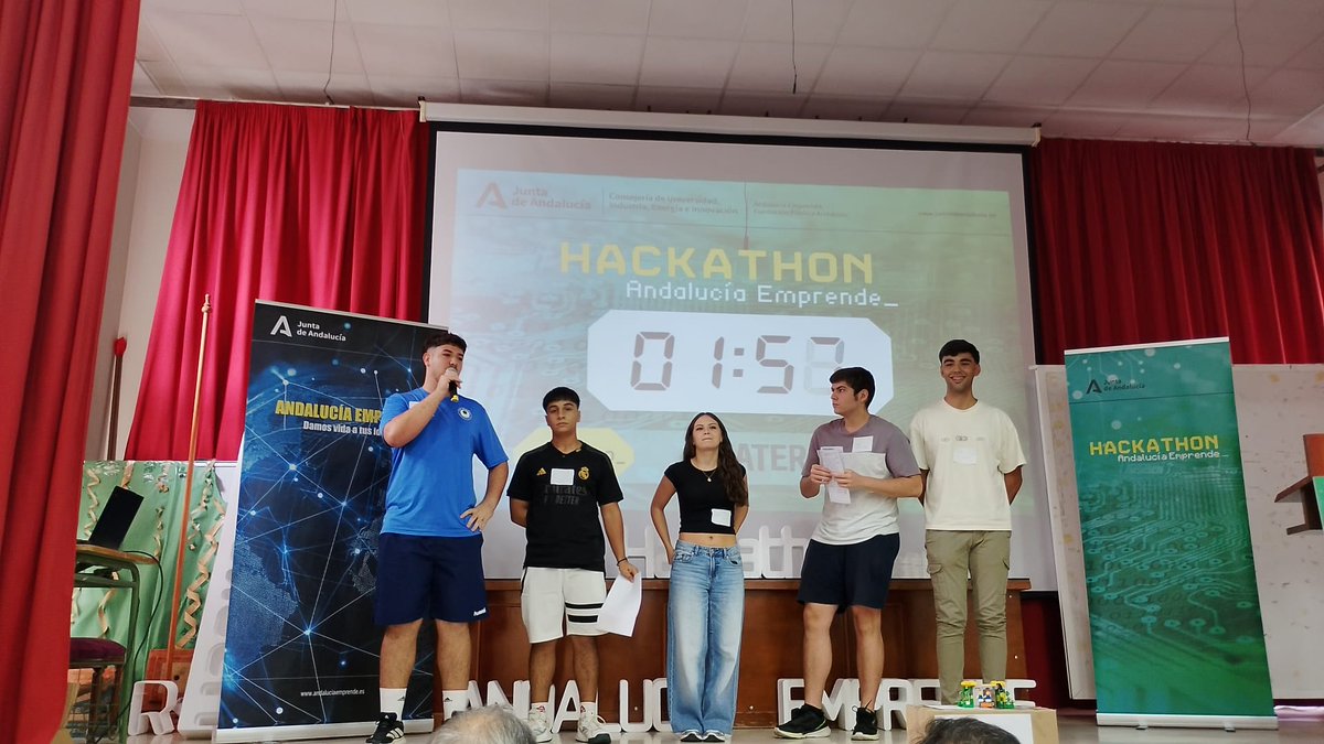 cadecordobaAE's tweet photo. ๐ฏ ๐ #HackathonEmprende ๐#Cordoba
๐ฃ๏ธPresentando su proyecto ๐๐๐๐๐๐
๐๐๐, el equipo5๏ธโฃ๐ฅ
๐ Excelente
#territorioemprende #EmprendeAND #EmprendimientoEducativo @UniversidadAND @aemprende https://t.co/qkB99tKhx6