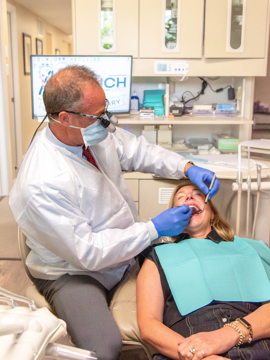 MarcAMinchDMD's tweet photo. As the end of the year gets closer, don’t forget to take advantage of your remaining dental insurance benefits before they expire. If you have treatment you’ve been putting off or you’re due for a cleaning, now is a great time to schedule your visit. 

#BoyntonBeachFL https://t.co/9701GF1Smq