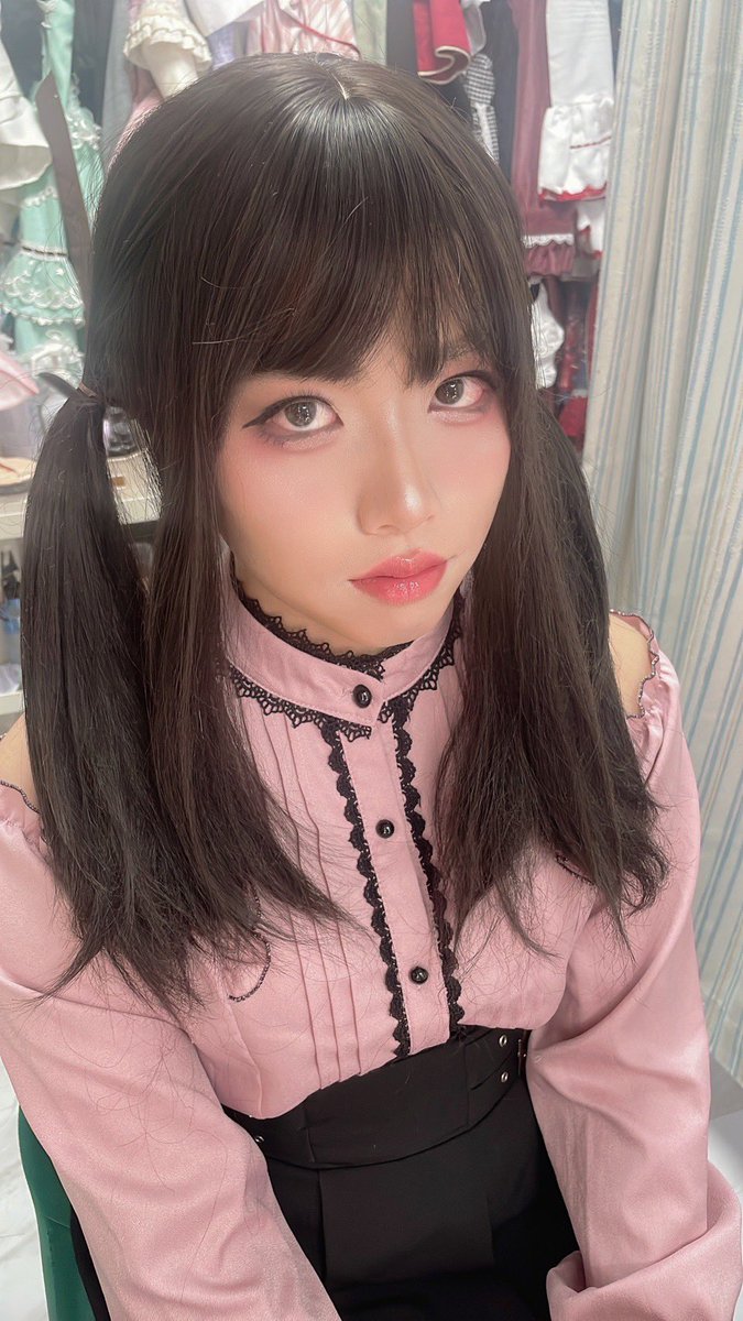 Aldebaran1964's tweet photo. 地雷姿があまりにも様になりすぎているワイなので、『可愛くてごめん』に心から感情移入できるし、最近は『すきっちゅーの！』もいいなと思ってる。ま、俺は重すぎる女じゃなくて重すぎる男だがな！ガハハ！ https://t.co/ZD9UduDMNb