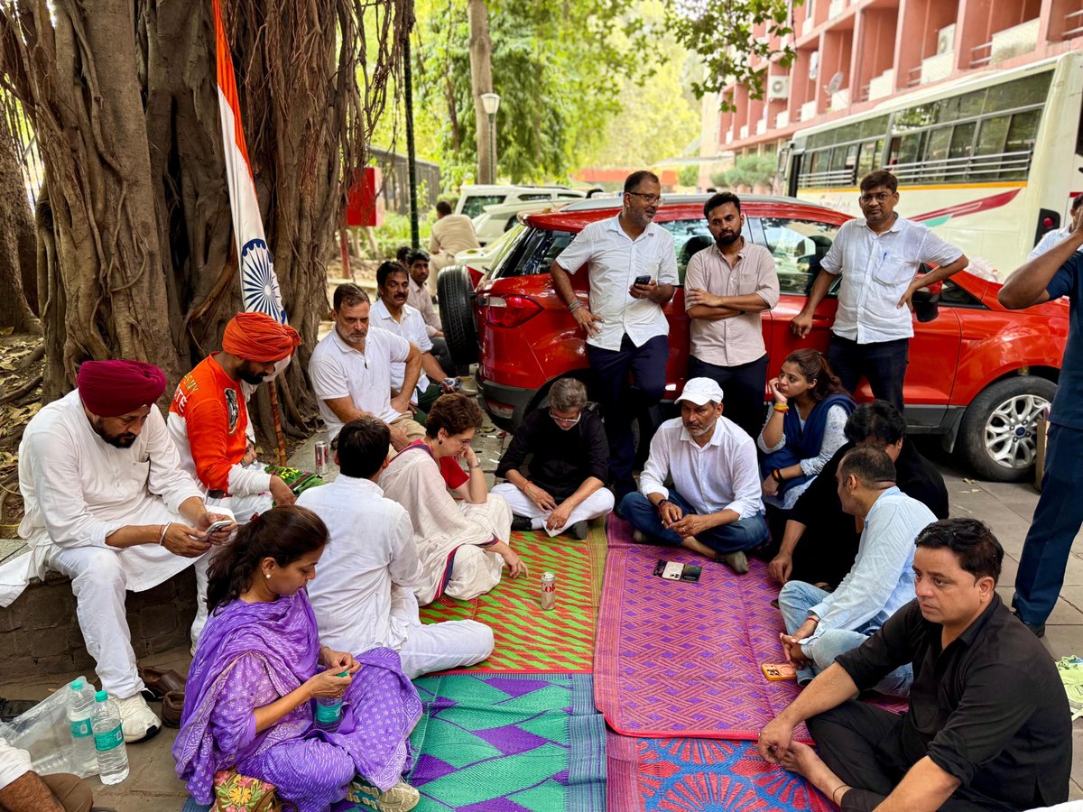 srinivasiyc's tweet photo. 'वोट चोरी' के खिलाफ 'सत्याग्रह' ✊ https://t.co/s5TKflBtEm
