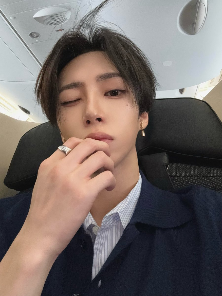 nymyzzh's tweet photo. 중티 피어싱 좋은사람
  ㄴ 저요 https://t.co/tnLCoAKh87