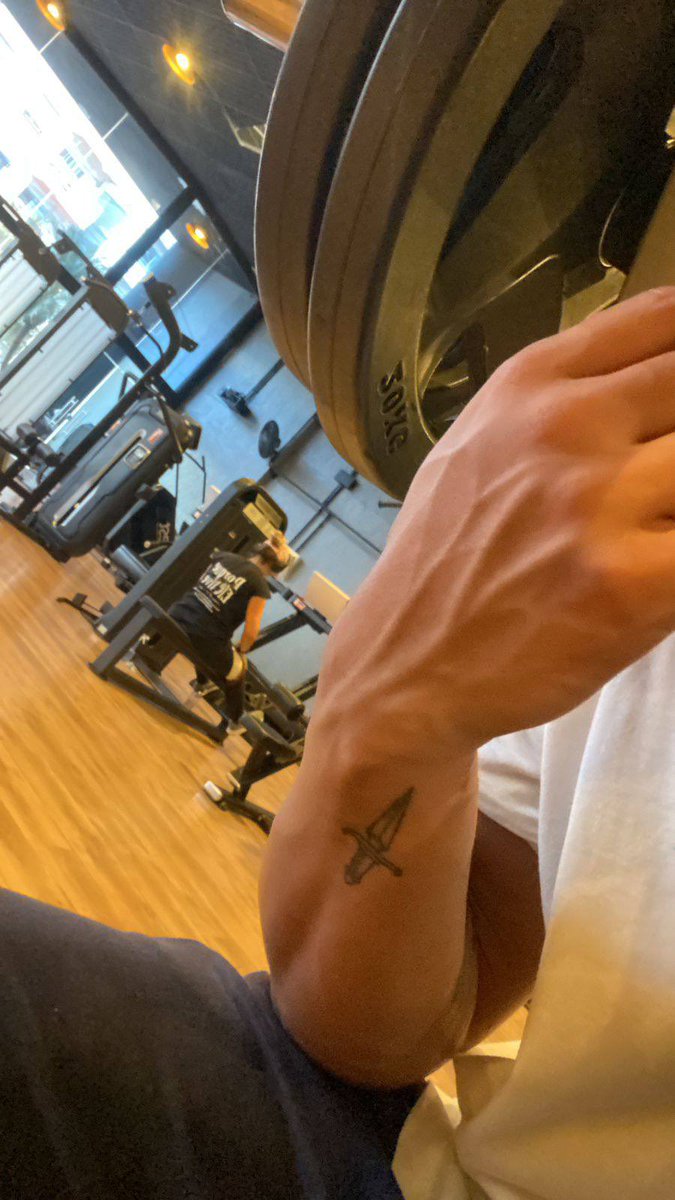 believesonyou's tweet photo. Gym https://t.co/z0qGkpDaTx