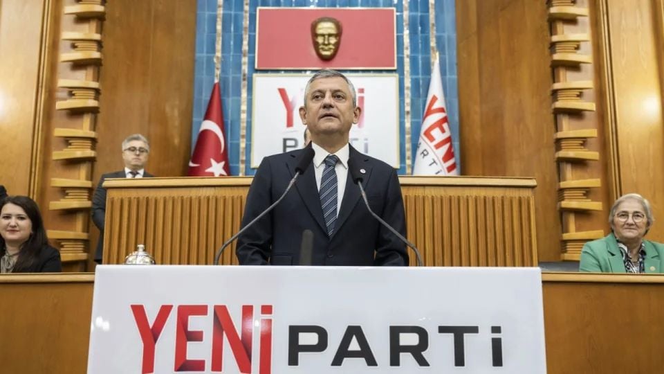 velevhaber's tweet photo. Özel, fon vurgununa karışan isimleri açıkladı: ‘Bu işin bir de aile boyutu var’

https://t.co/acieJw9fy7 https://t.co/UQGWw4rSwq