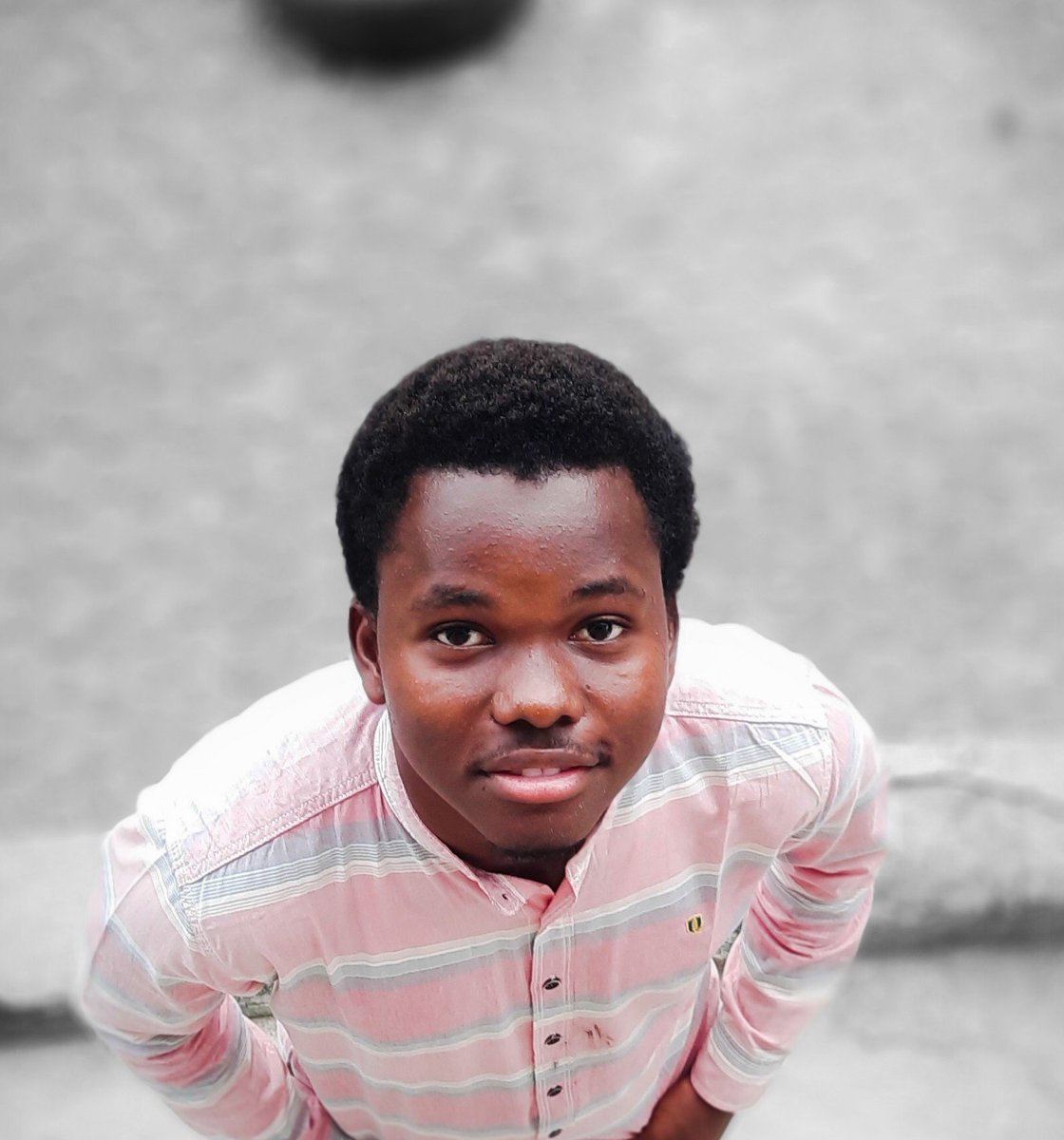 Rydx_017's tweet photo. Asanteni sana kwa 100k Folowers.

Hii pic niliyopiga  mwaka 2022 ndio ilitumika kutengeneza Latto Identity 😅🫴 https://t.co/cjsKNYBq5S
