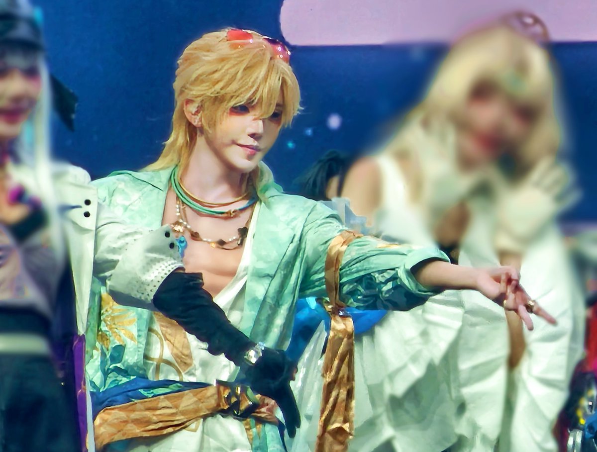 just_like_cos's tweet photo. 멀리서 찍은 야호💅츄린💫

#호요랜드 #어벤츄린 https://t.co/kQeKC6Xte6