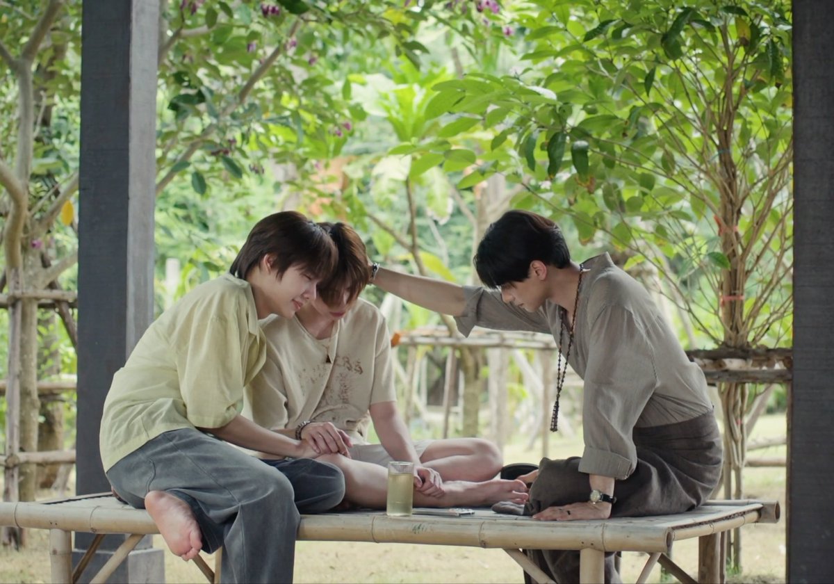 ANJellahhhcinnn's tweet photo. คือโตจนเรียนจบ จนมีแฟนแล้ว แต่เจตก็ยังเป็นเด็กสำหรับพ่อครูเสมอ ก็เพราะเลี้ยงมาเองกับมือ ถึงจะดื้อมาก แต่พ่อครูเขาก็รักเจตมาก ชอบซีนนี้มากอ่ะ 

TRAILER KHEMJIRA FOREVER 
#ตัวอย่างเขมจิราตลอดกาล https://t.co/bhmQ05FFSL