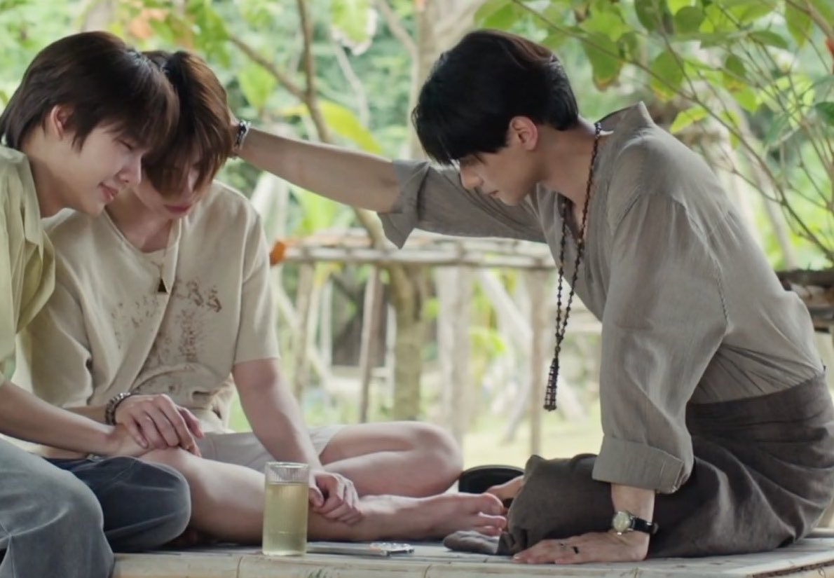 ANJellahhhcinnn's tweet photo. คือโตจนเรียนจบ จนมีแฟนแล้ว แต่เจตก็ยังเป็นเด็กสำหรับพ่อครูเสมอ ก็เพราะเลี้ยงมาเองกับมือ ถึงจะดื้อมาก แต่พ่อครูเขาก็รักเจตมาก ชอบซีนนี้มากอ่ะ 

TRAILER KHEMJIRA FOREVER 
#ตัวอย่างเขมจิราตลอดกาล https://t.co/bhmQ05FFSL